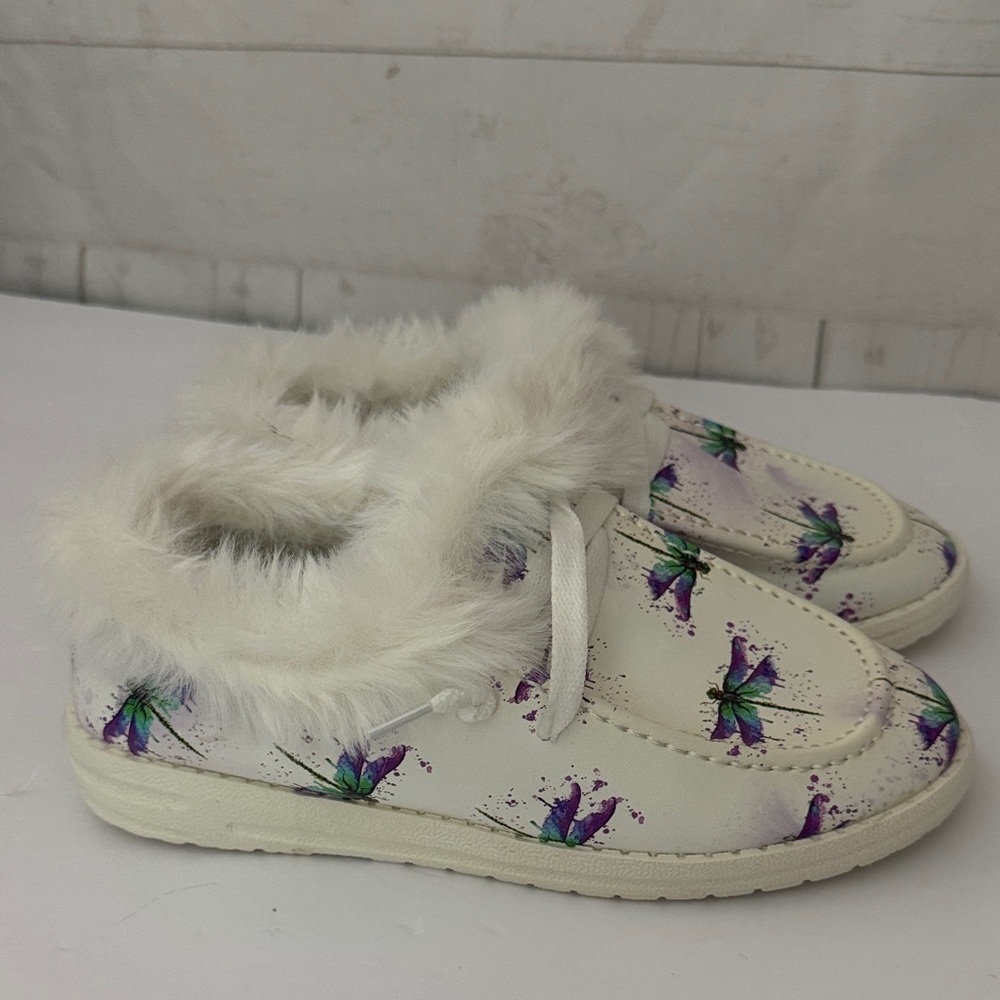 Ladies Size 39 (8-9) House shoes Slippers White & Purple /W Faux Fur Dragonflys